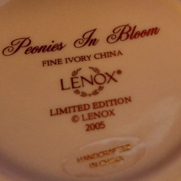 Lenox Peonies In Bloom Vase Cottagecore, Kitsch, Grandmacore - Picture 5 of 6